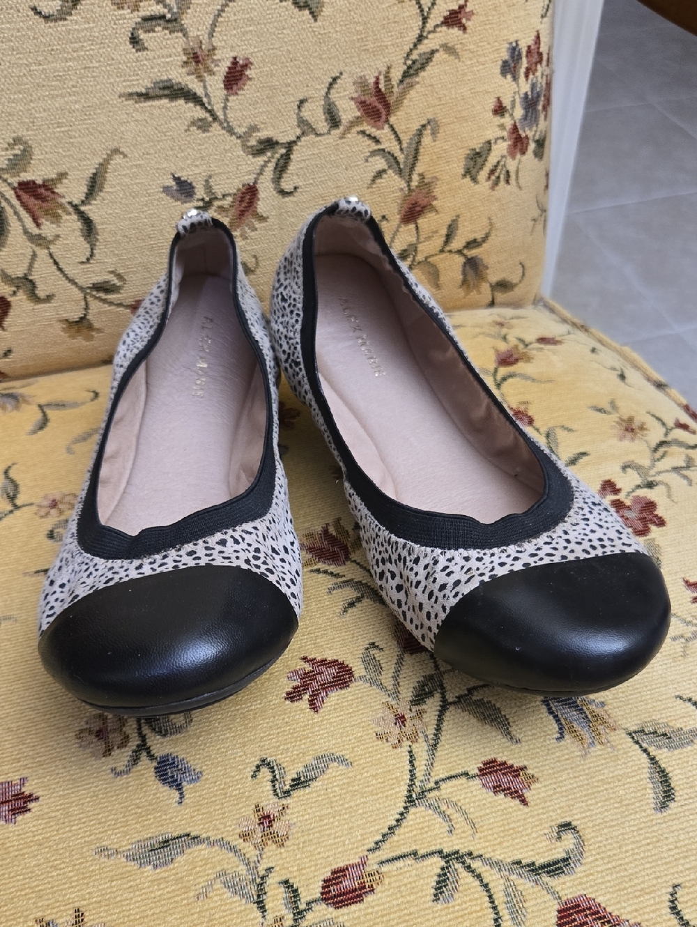 AlexMarie Leather Animal-Print Ballet Flats   Like NEW